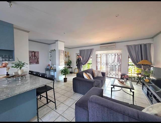 2 BEDROOM TOWNHOUSE FOR SALE IN BEYERS PARK